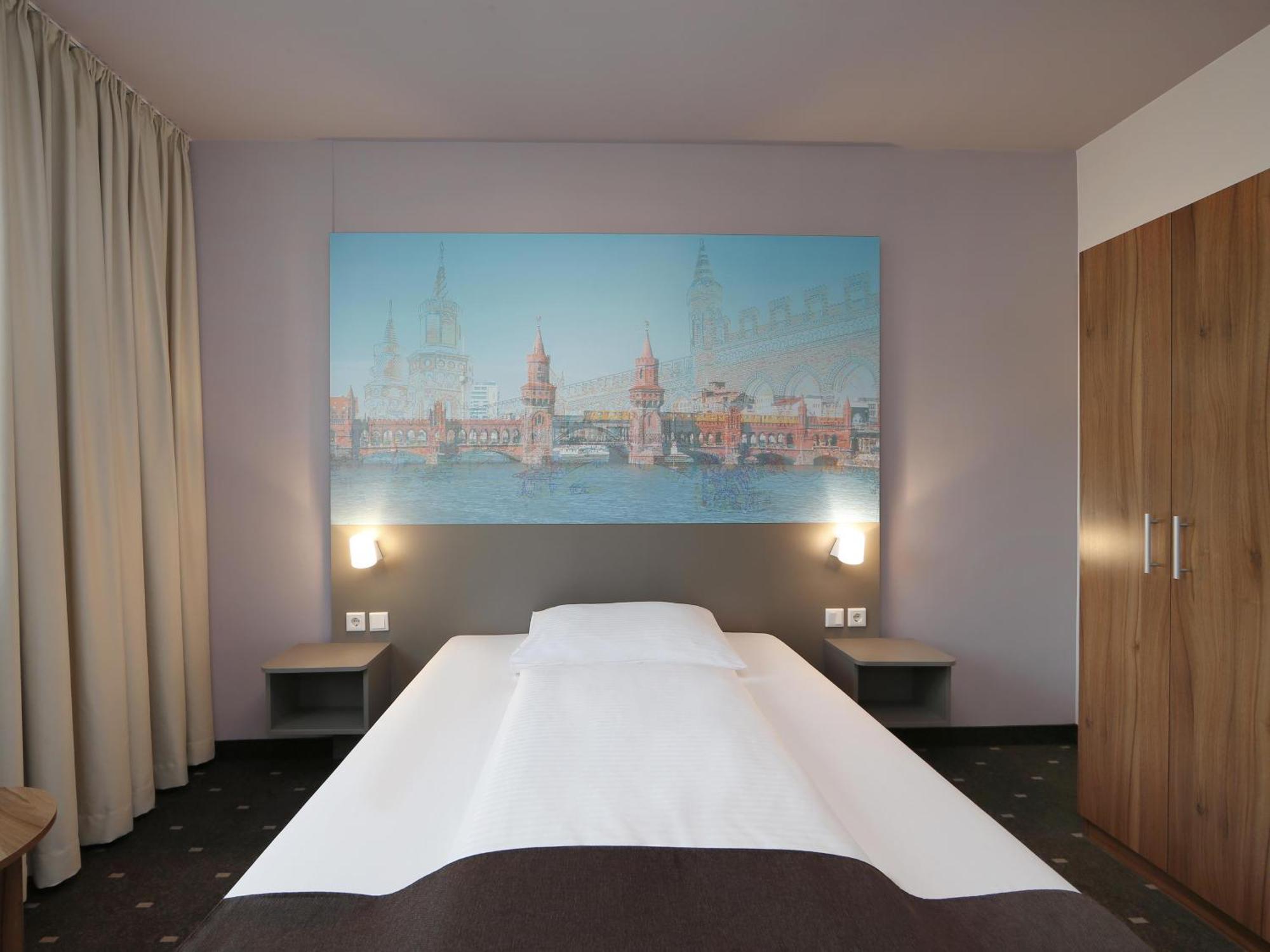 B&B Hotel Berlin City-Ost Exterior foto