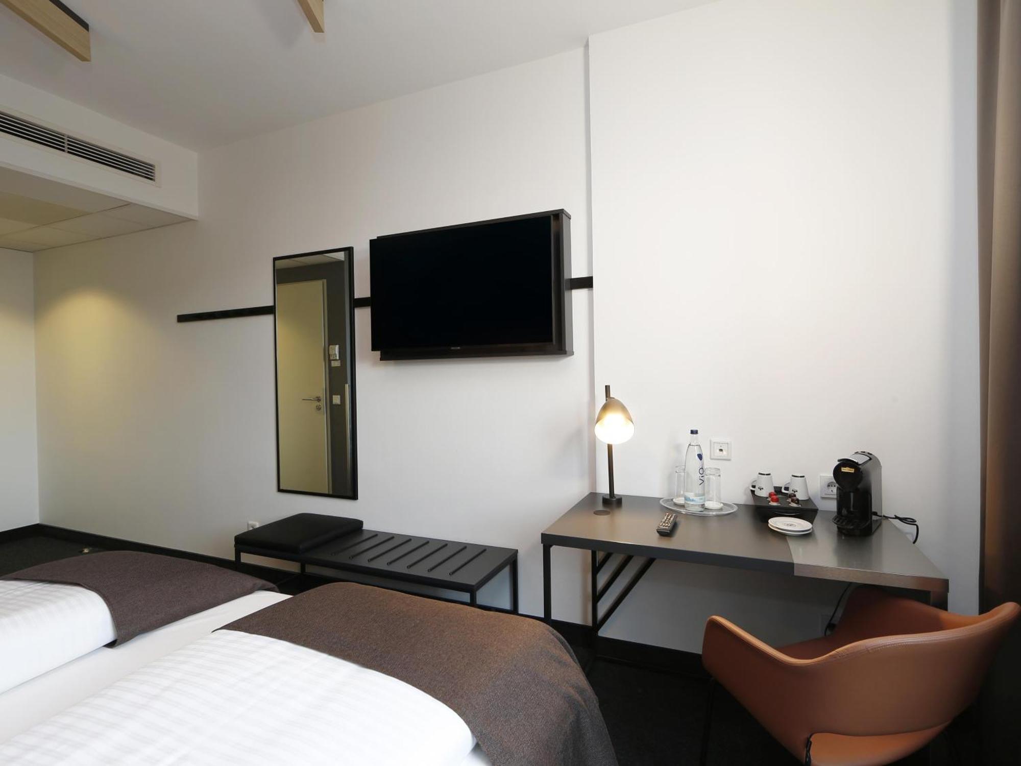 B&B Hotel Berlin City-Ost Exterior foto